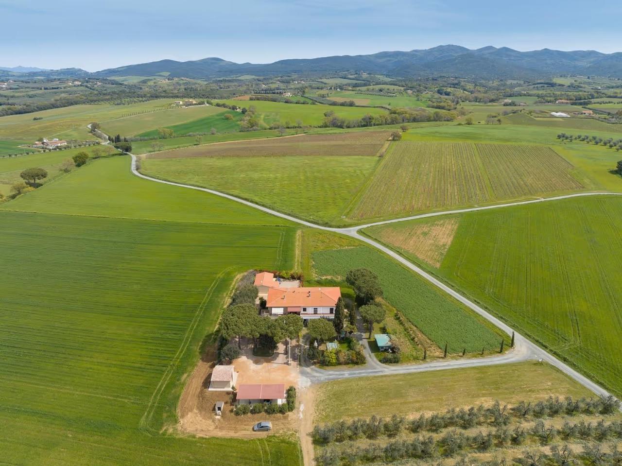 Agriturismo I Debbi بيبونا المظهر الخارجي الصورة